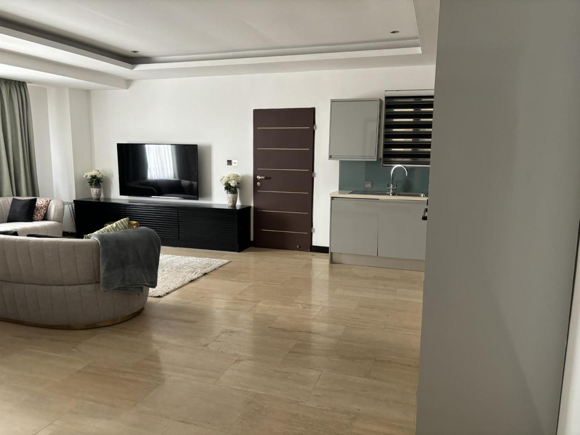2 Bedroom apartment in Cantoments, Accra view 5