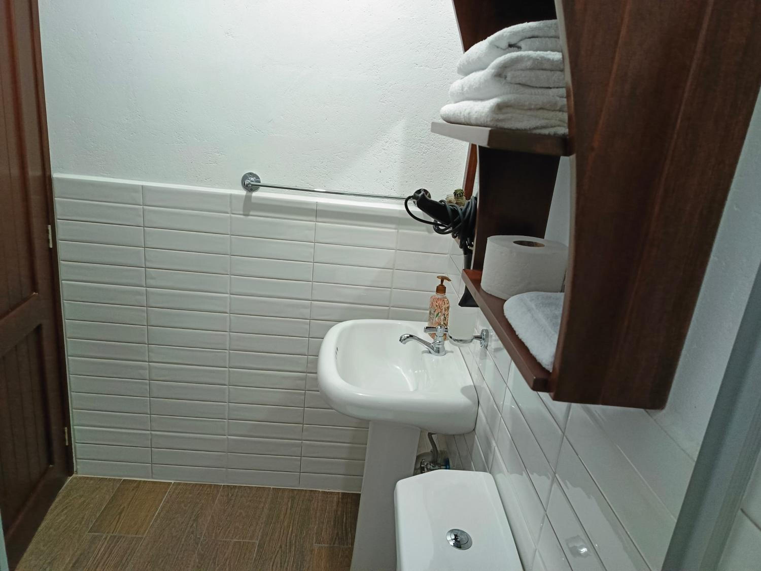 Rooms with private bathroom and kitchen