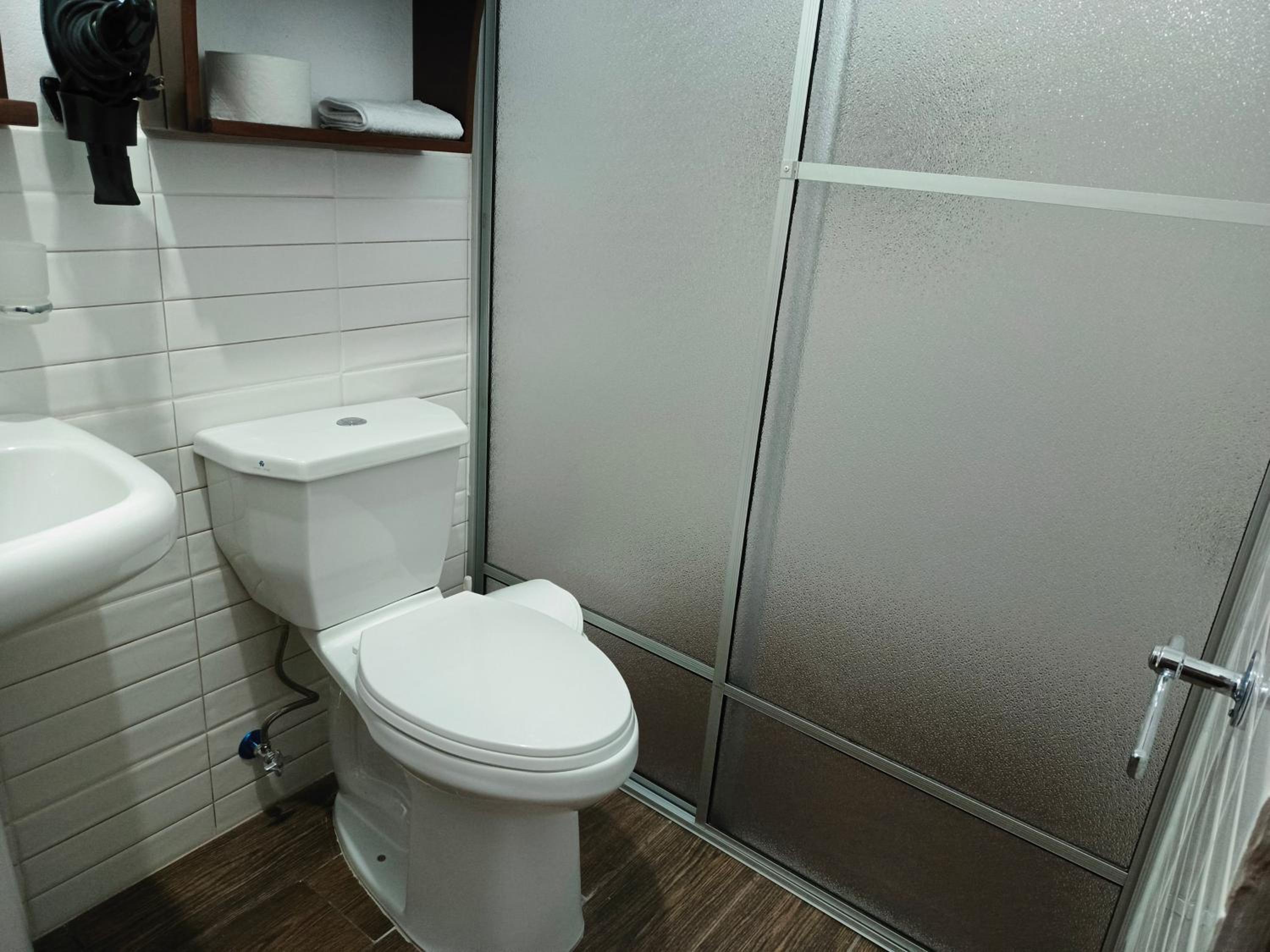Rooms with private bathroom and kitchen
