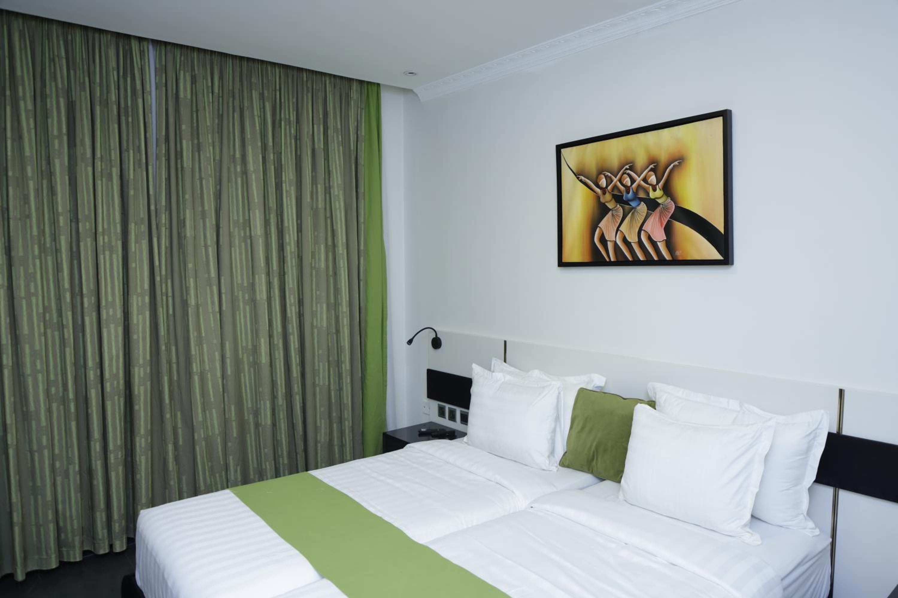 Rose Hotel