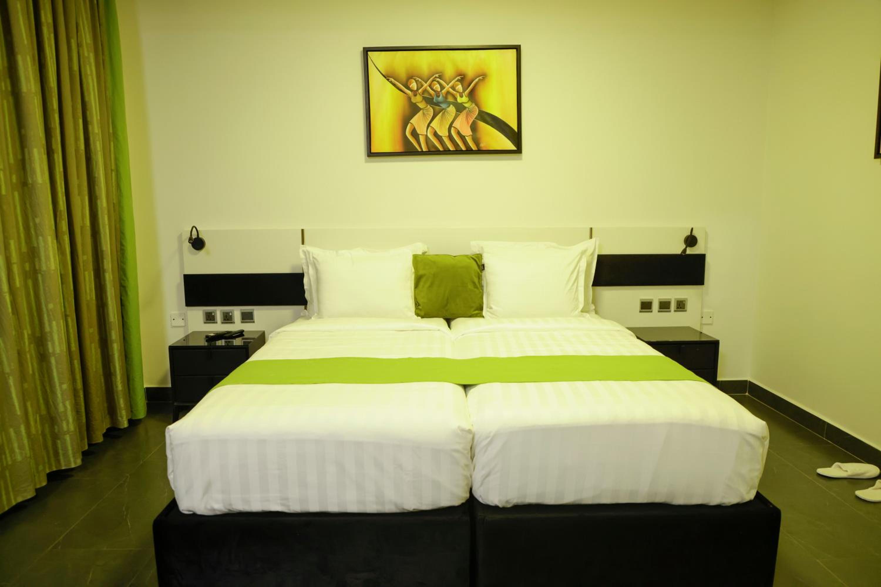 Rose Hotel