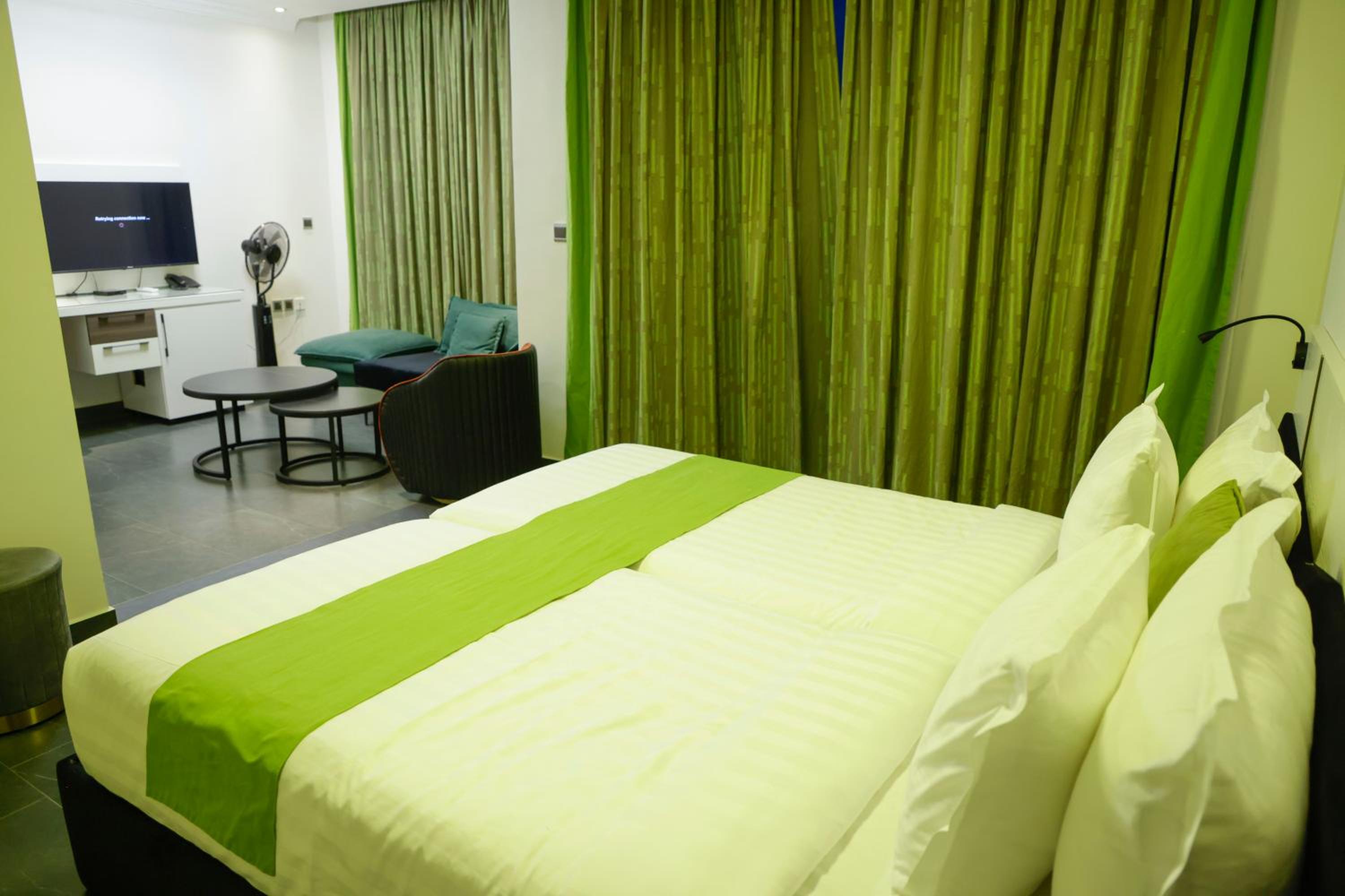 Rose Hotel