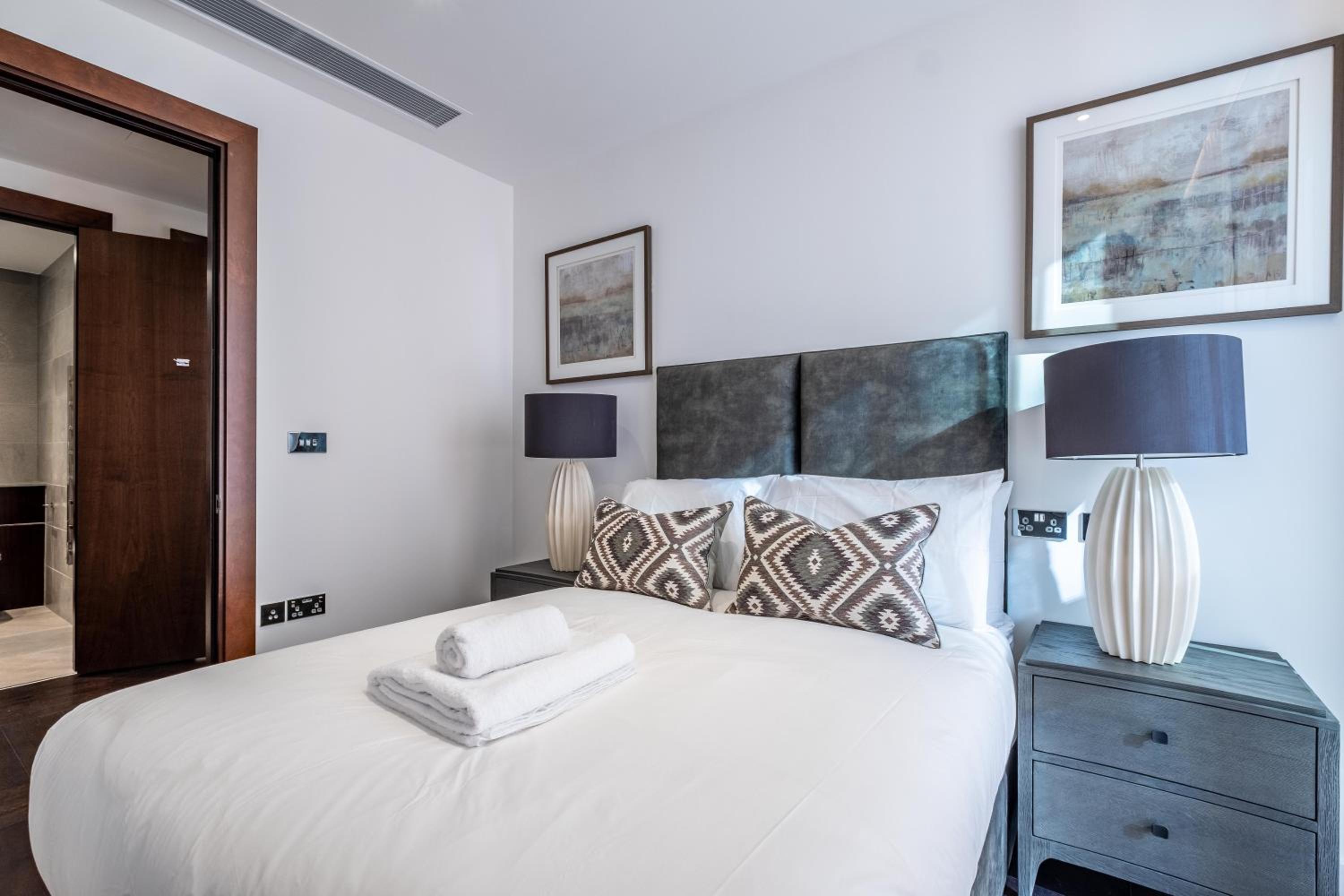 Thornes House Apartments