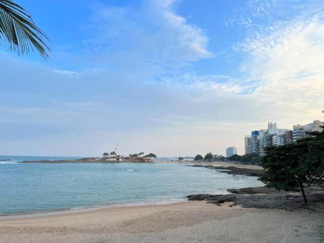 310 Caparaó - Guarapari - Fabiene · Qt/Sala pertinho da Praia!
