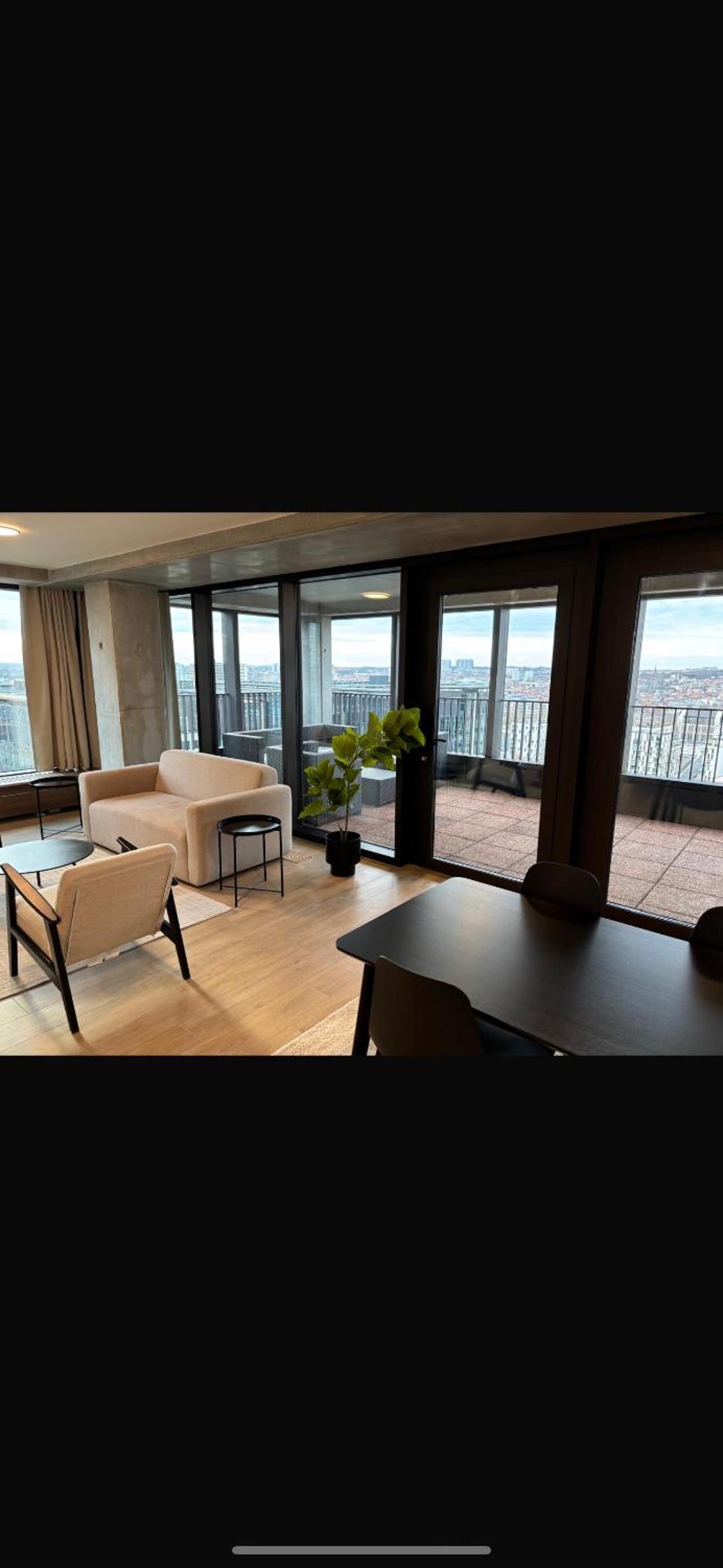 Beautiful Apartment with Panoramic View of center with roof terrace