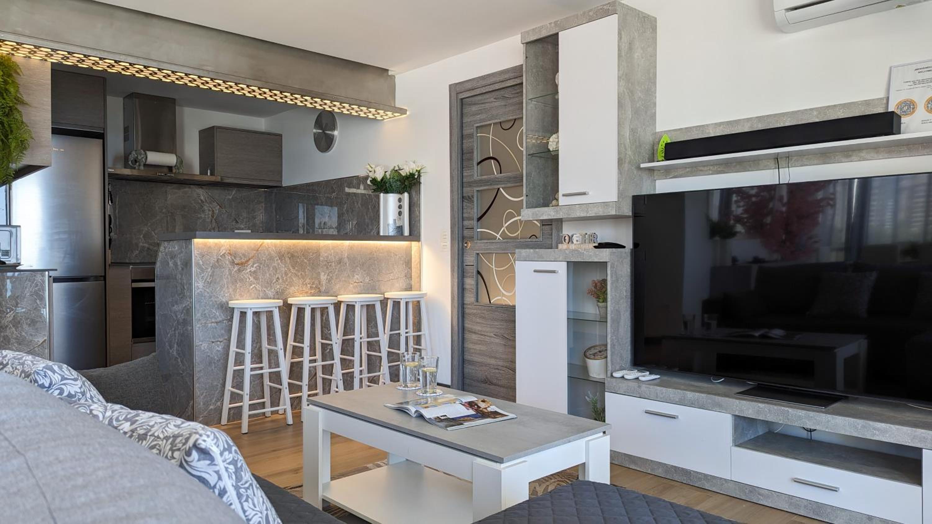 TORRE sea view apartment