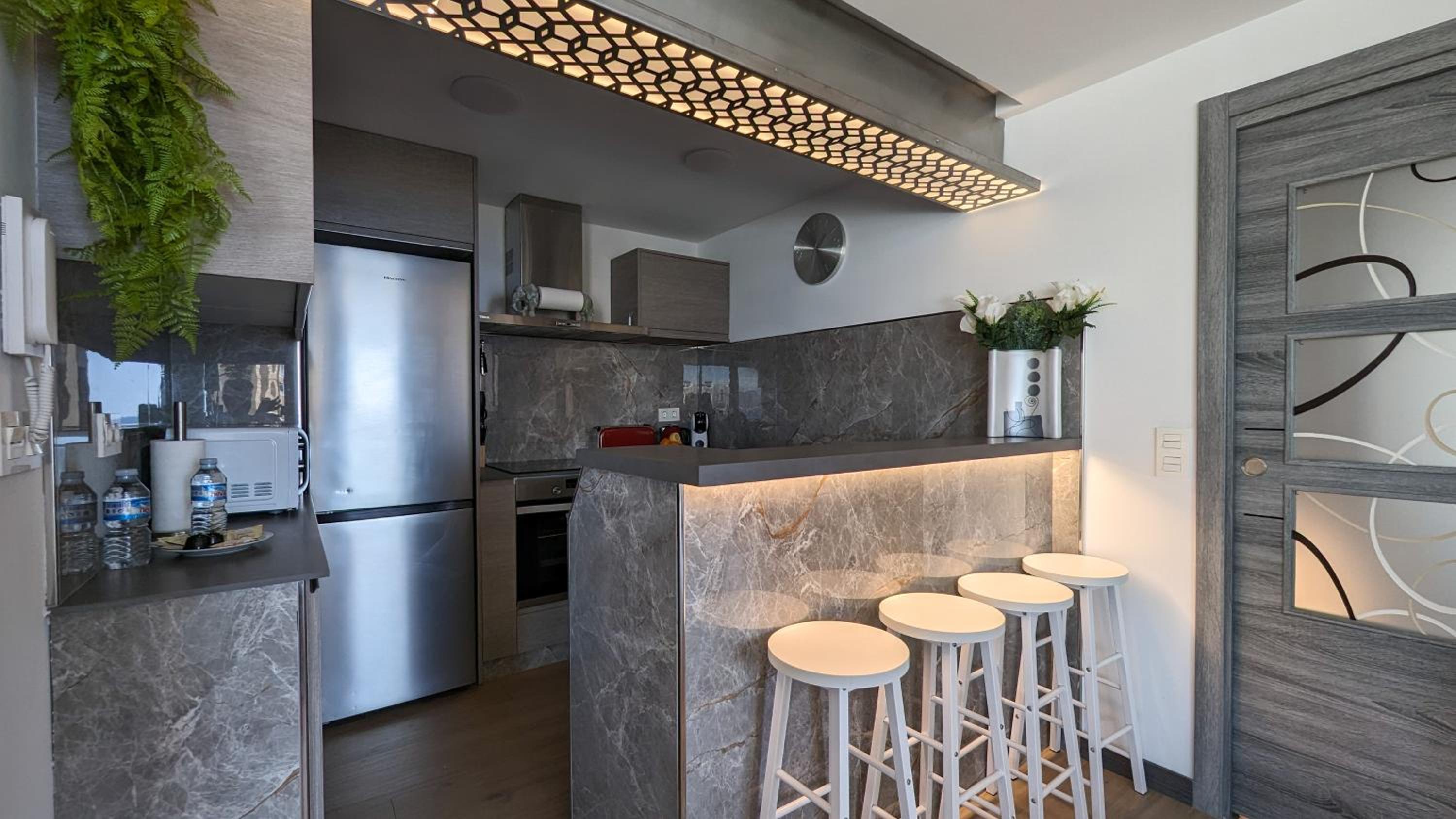 TORRE sea view apartment