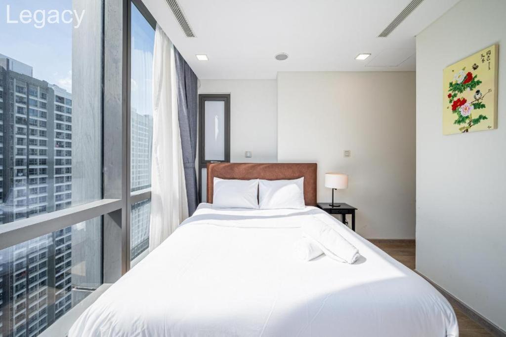 Landmark 81 Legacy Inn