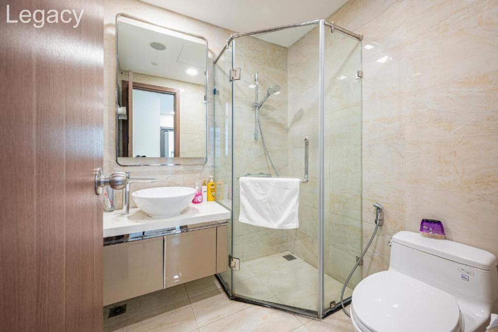 Landmark 81 Legacy Inn