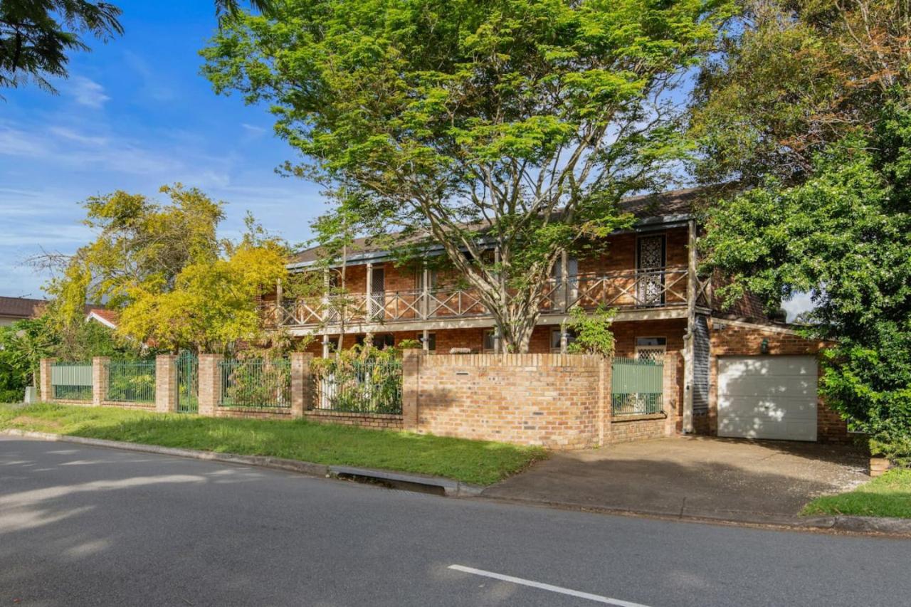 Spacious Affordable 7B3B 2 Living Pool Yard and Mall