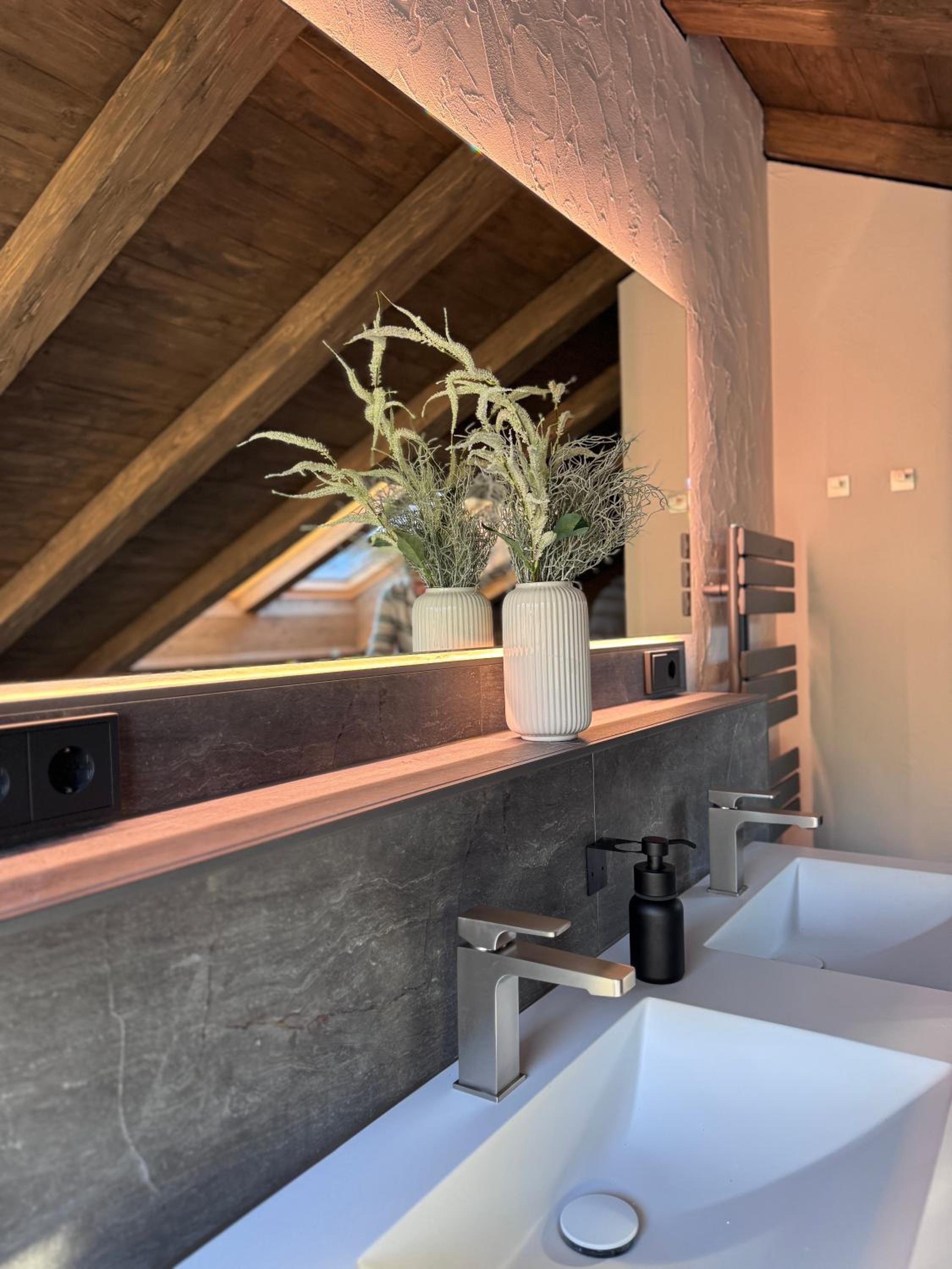 LIVALPIN Chalet - with private Sauna & Whirlpool