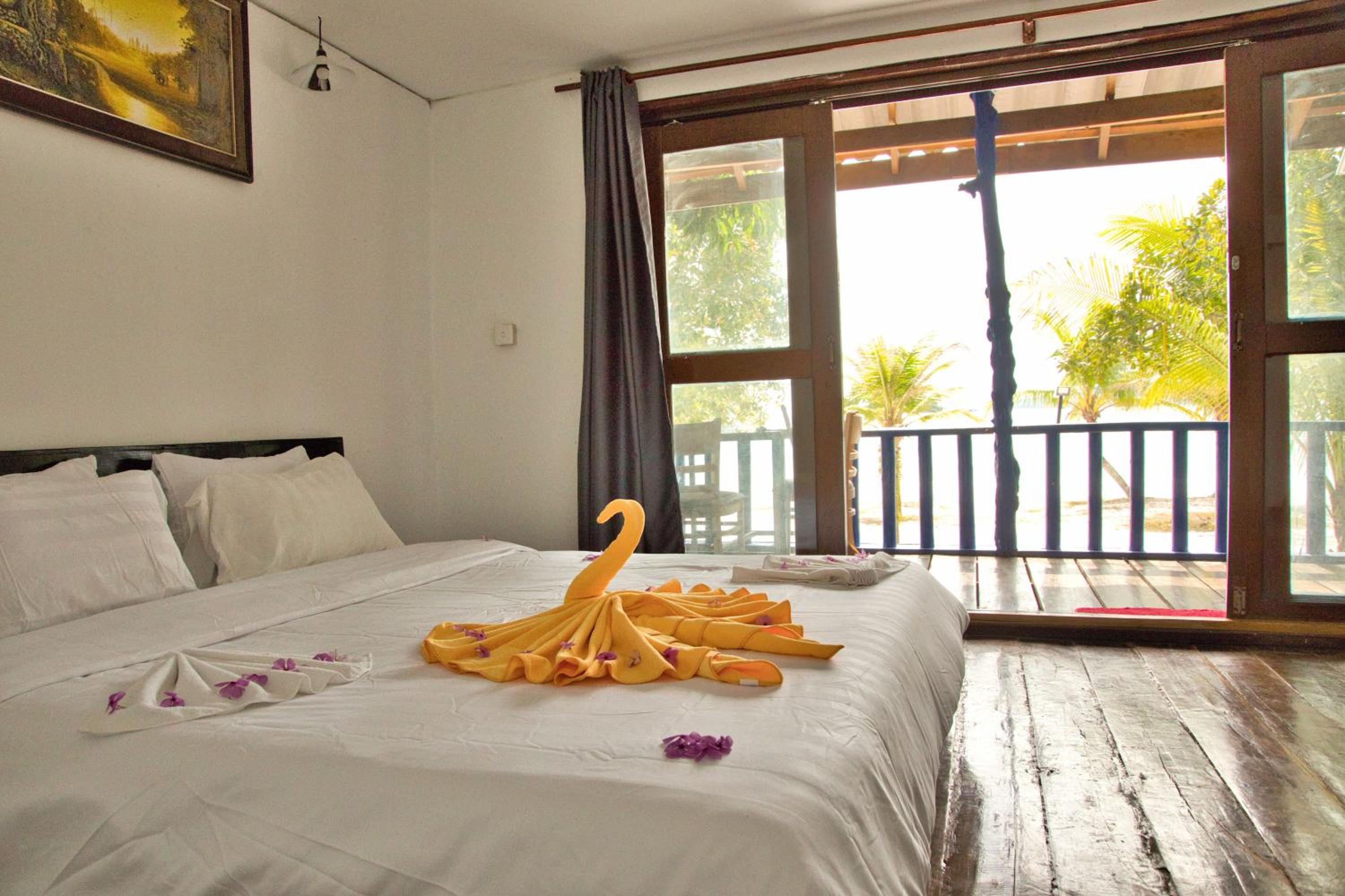 Koh Rong Beach Hostel and Bungalows view 4
