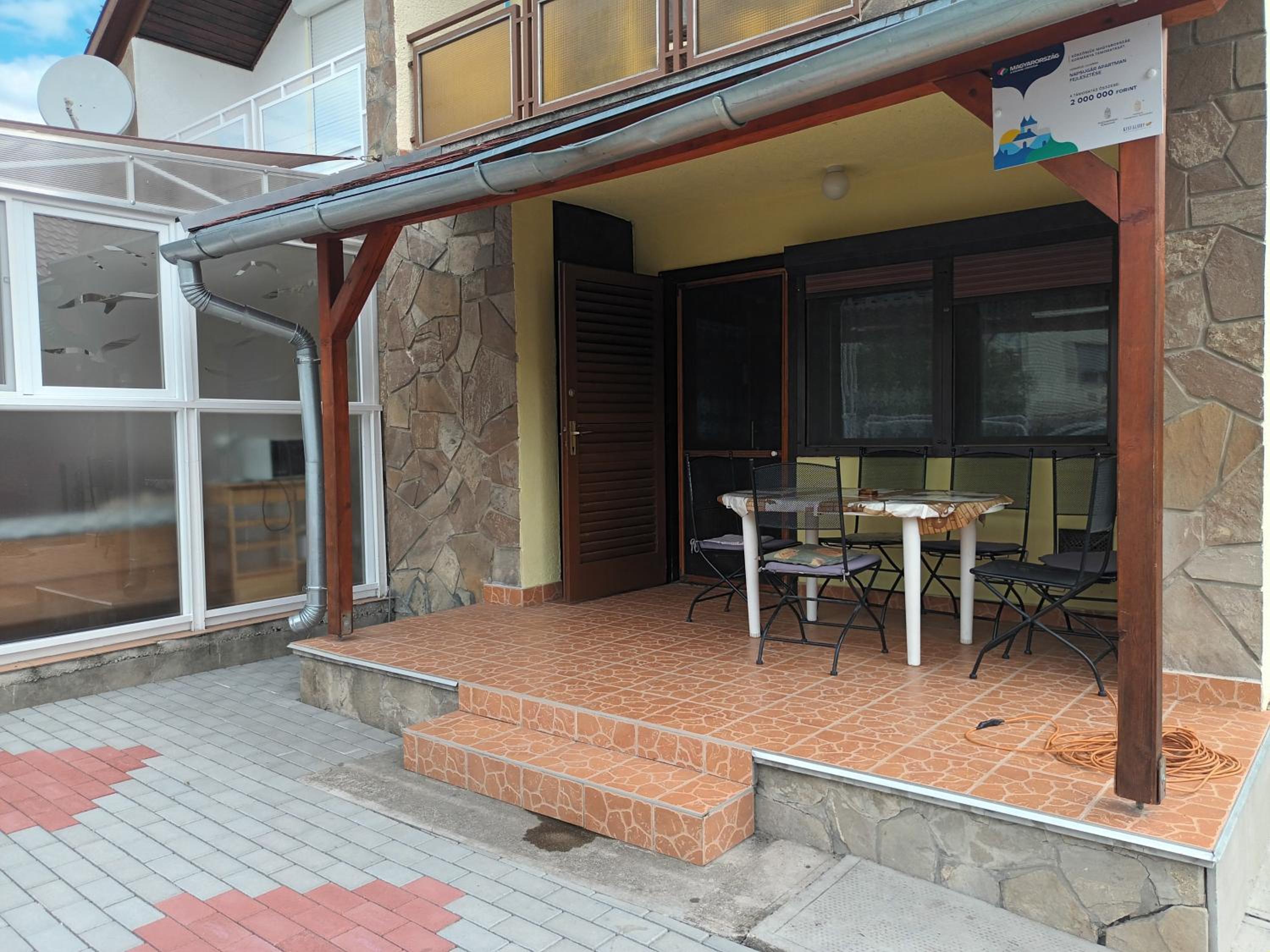 Photo 10