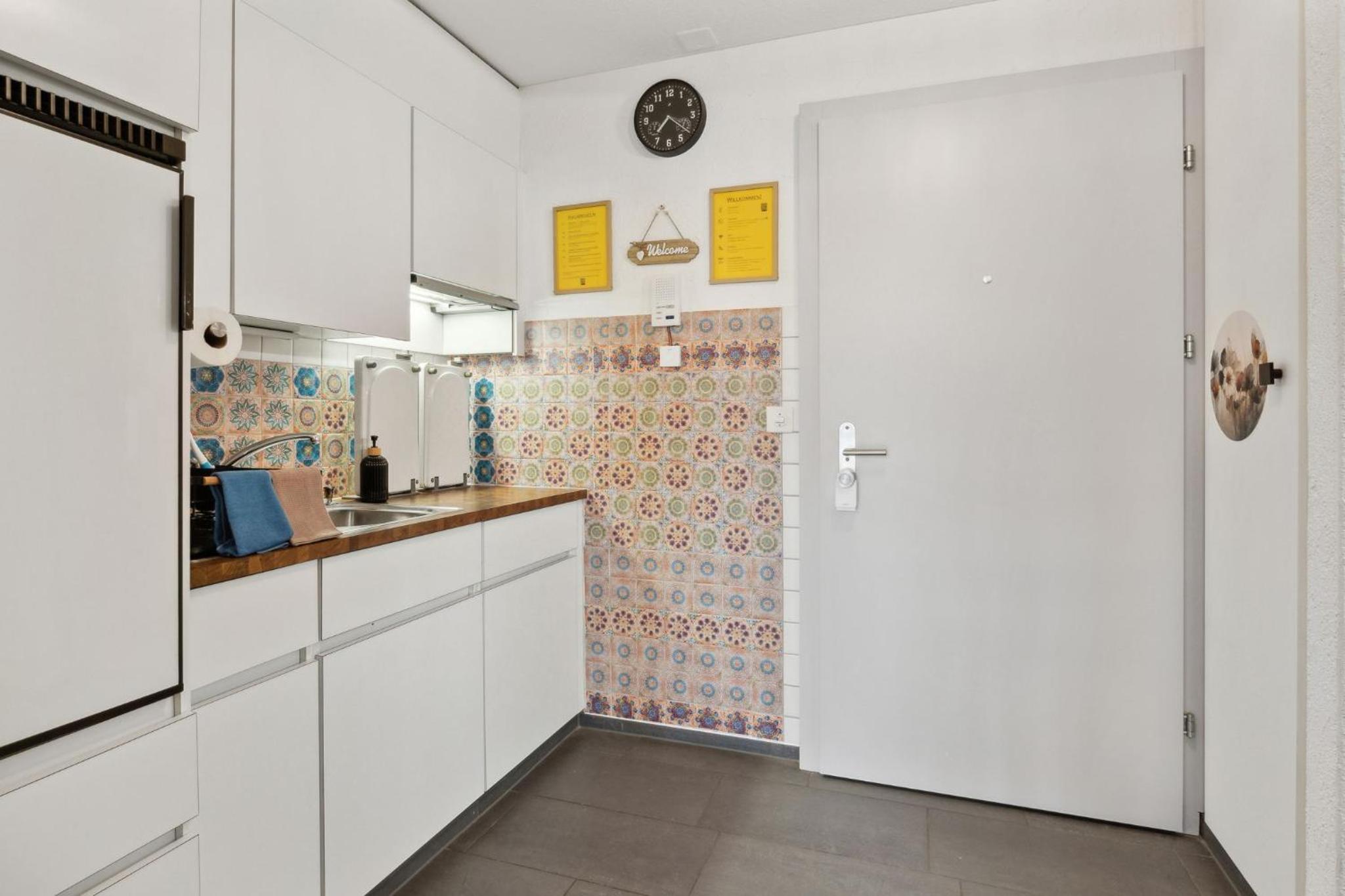 ReMo I 4 Seasons Apartment I 1-4 Personen I See, Bergsicht I 65'' Smart TV, Tischkicker und Badewanne I Parkplatz
