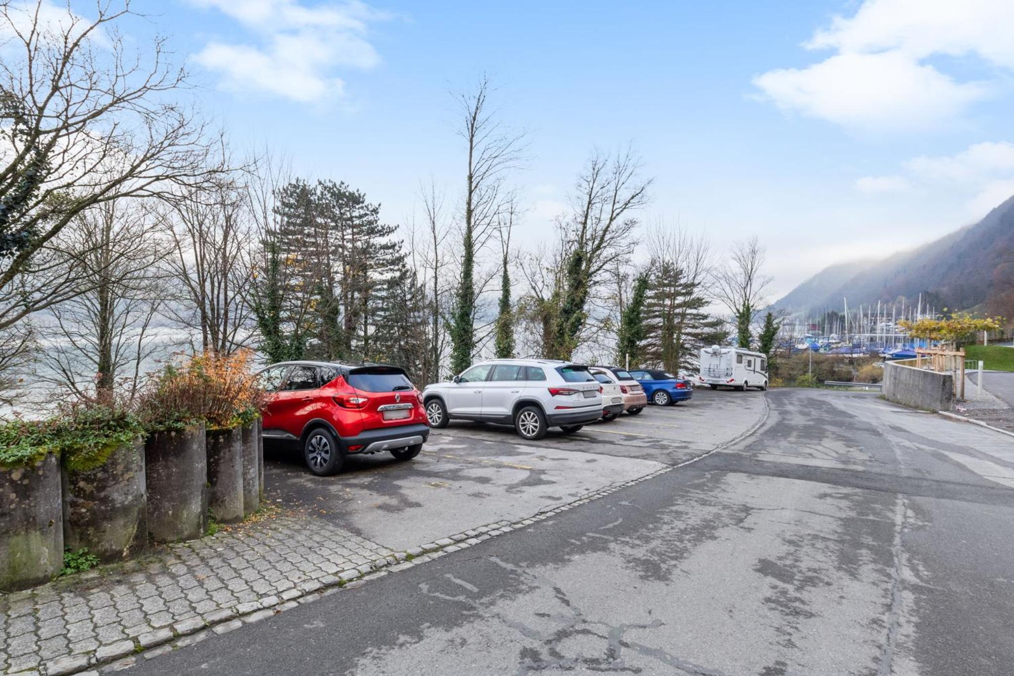 ReMo I 4 Seasons Apartment I 1-4 Personen I See, Bergsicht I 65'' Smart TV, Tischkicker und Badewanne I Parkplatz
