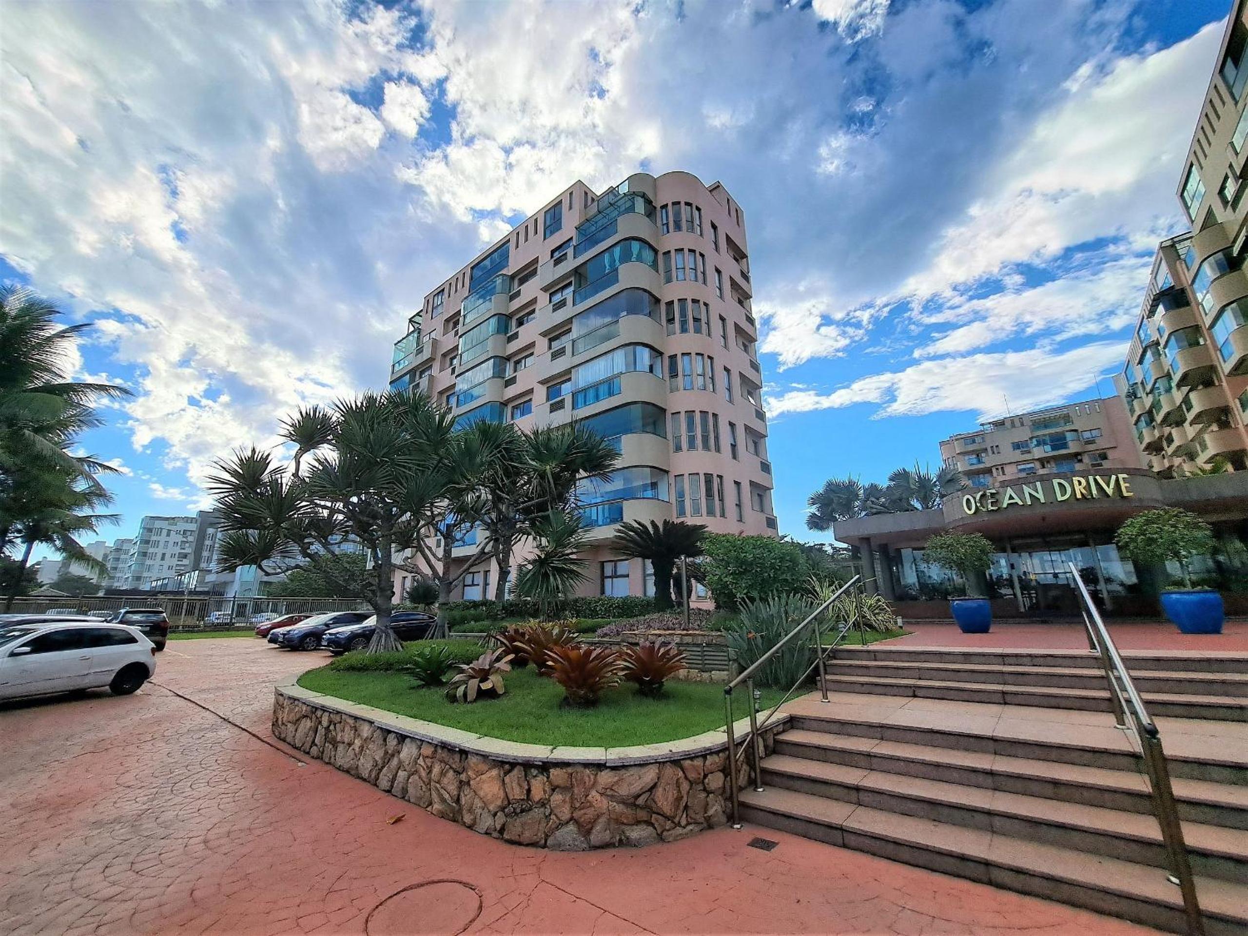 Lindo apt Ocean Drive Resort Vista praia da Barra - Beira Mar