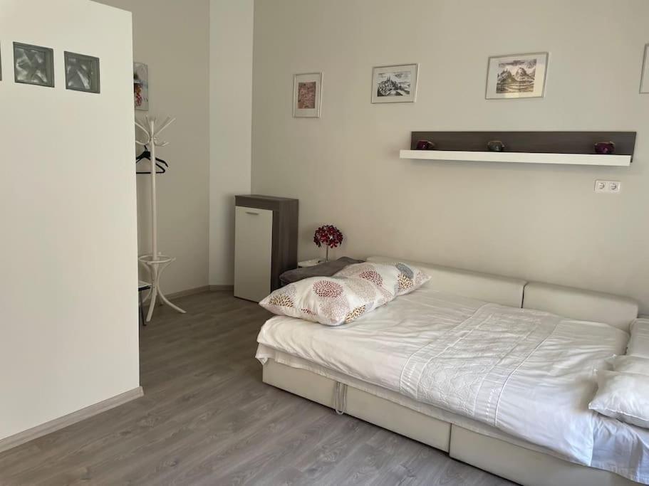 Széchenyi Apartman Széchenyi tér 13