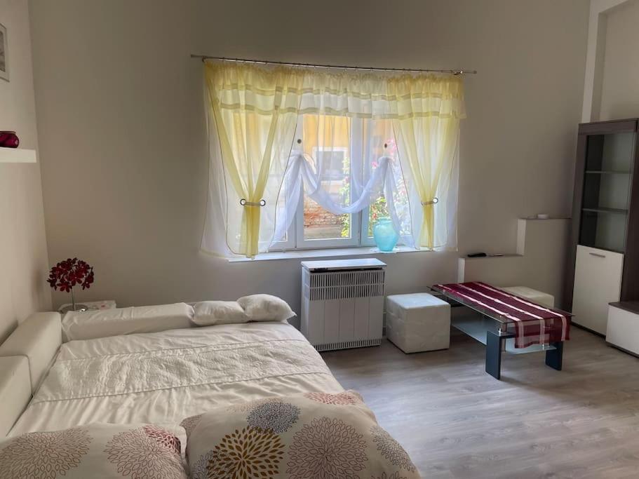 Széchenyi Apartman Széchenyi tér 13