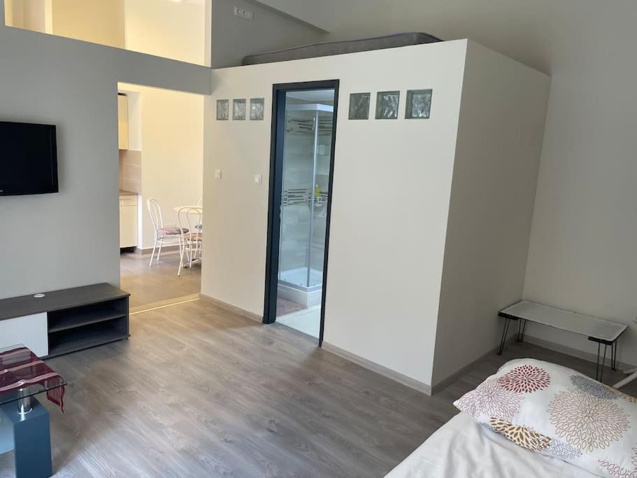 Széchenyi Apartman Széchenyi tér 13