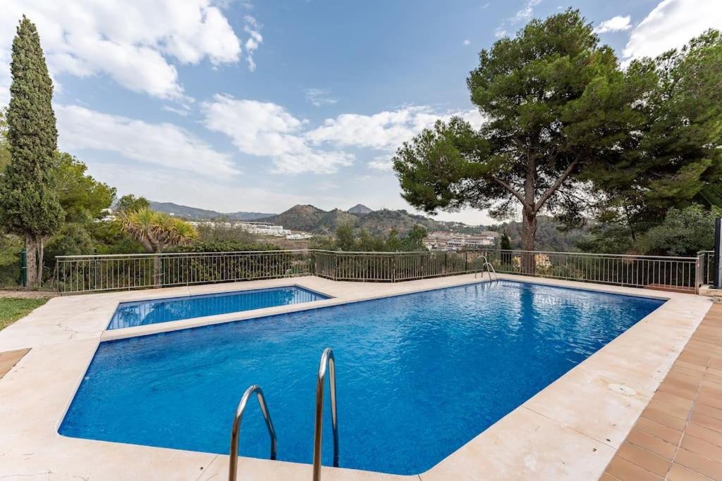 Exclusive Villa with Sea View Near Center