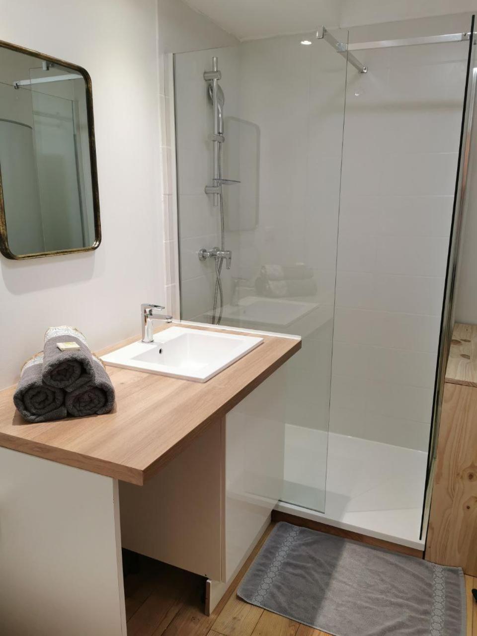 Les appartements du centre, 3 appartements avec CLIMATISATION, 4 appartements avec climatiseur mobile, refaits à neuf, 50m à pieds des commerces, restauran, photo 13