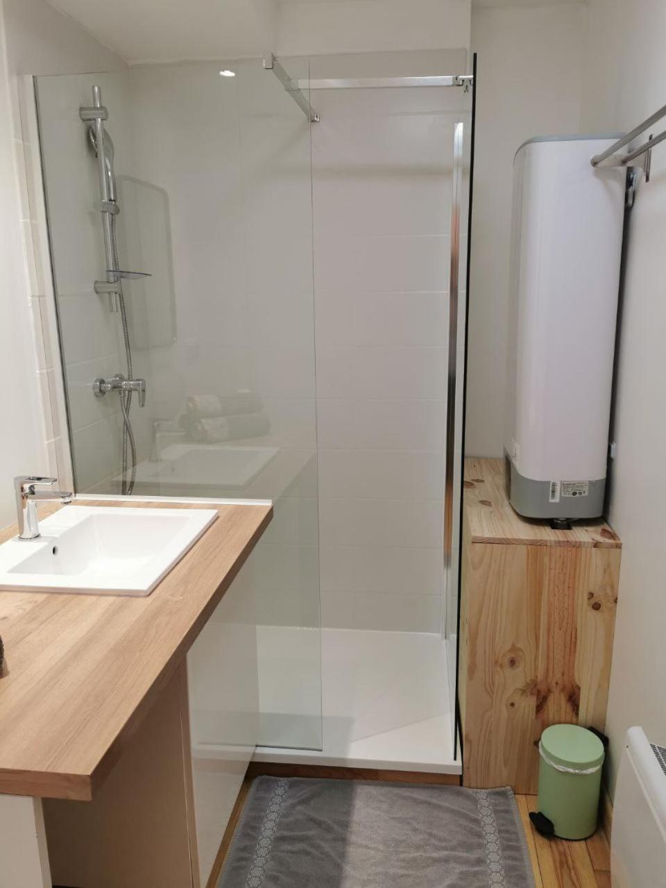 Les appartements du centre, 3 appartements avec CLIMATISATION, 4 appartements avec climatiseur mobile, refaits à neuf, 50m à pieds des commerces, restauran, photo 16