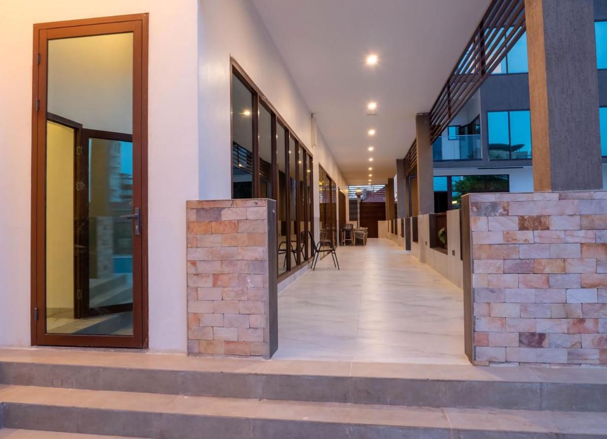 Reception & Lobby