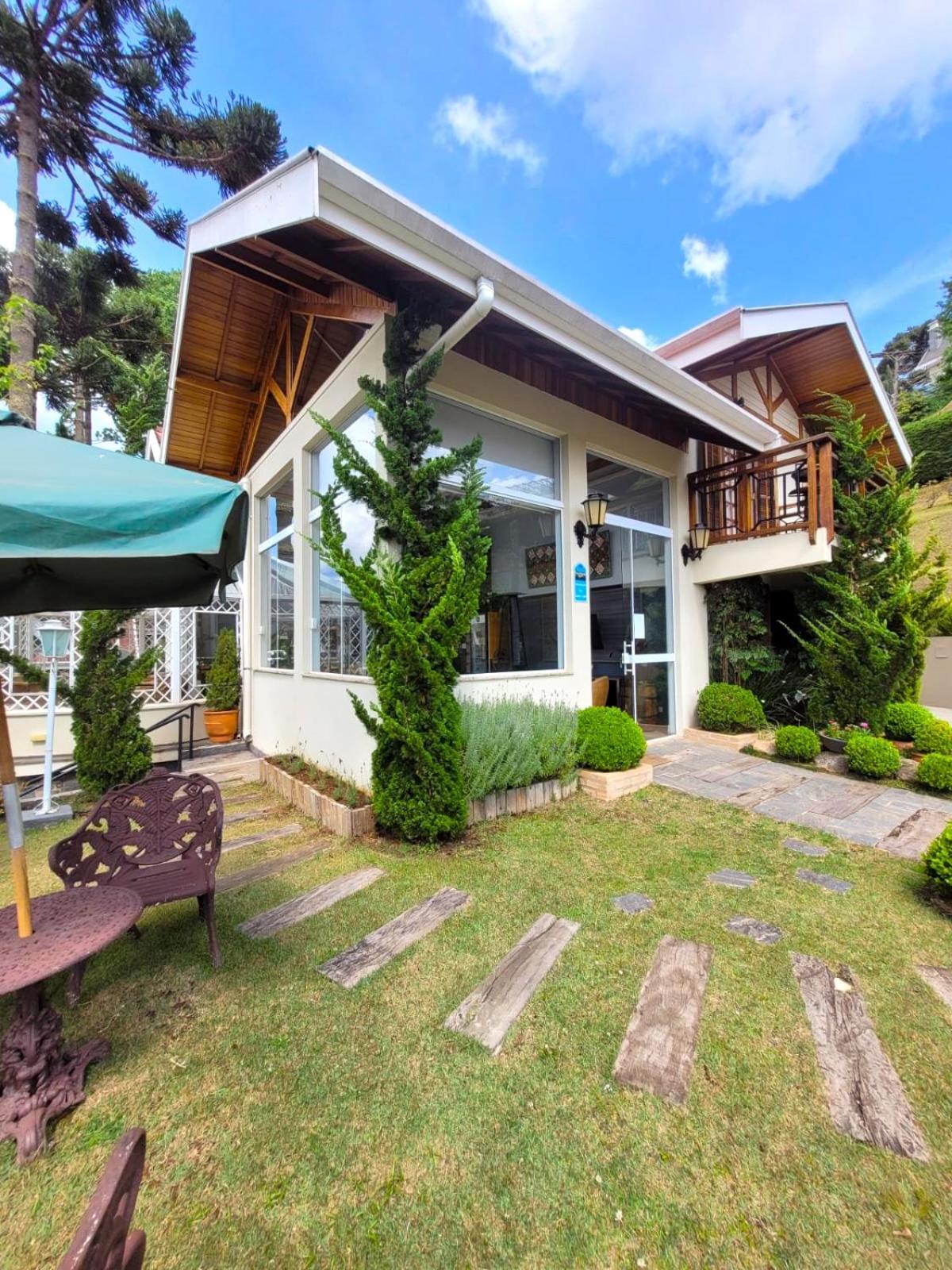 Hotel Pousada Cantinho da Serra - Image 1