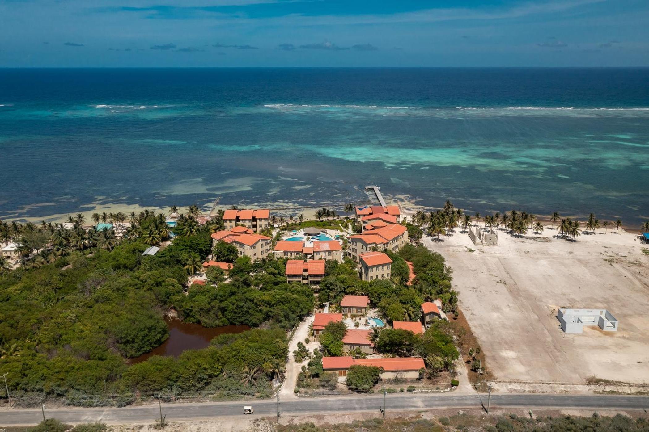 Residences at Barrier Reef 3B Oceanview 2 BR by Stay Floreo