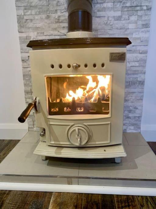 Cosy Studio Cabin set in nature with stove view 3