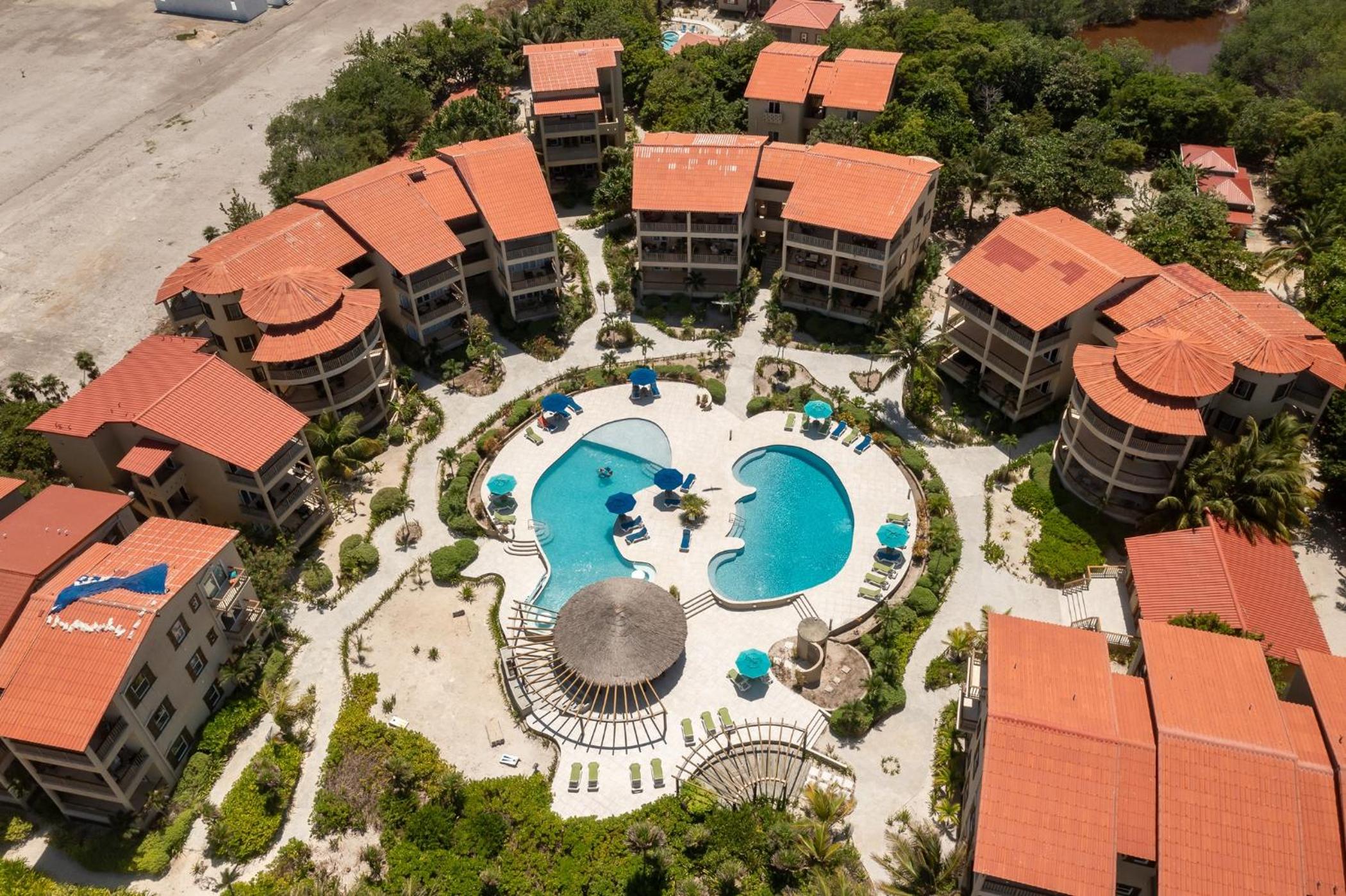 Residences at Barrier Reef 8B Oceanview 2 BR by Stay Floreo
