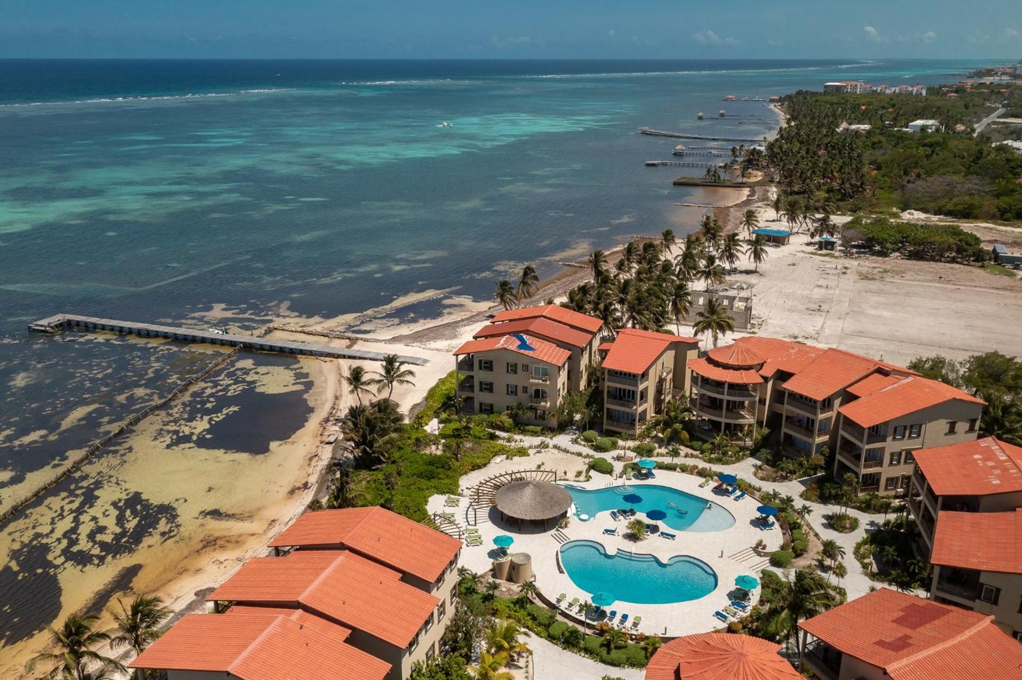 Residences at Barrier Reef 1-2C Oceanfront 2 BR by Stay Floreo