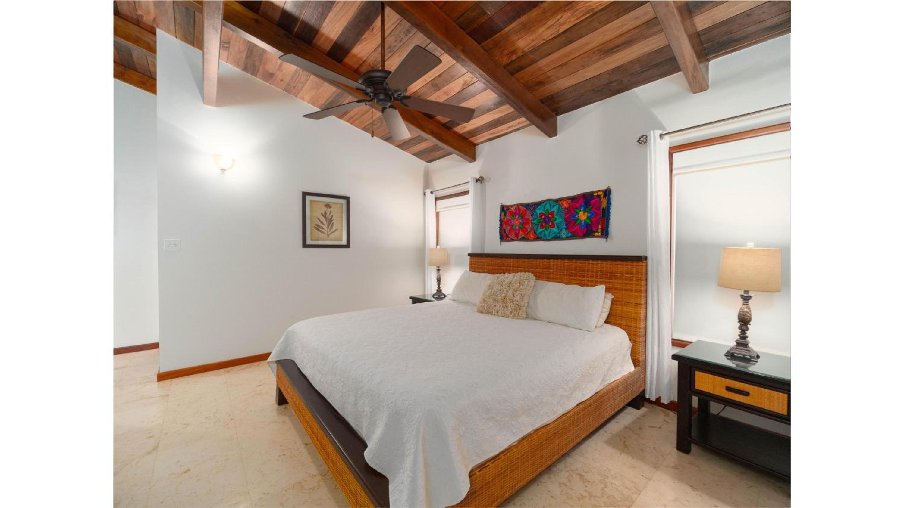 Residences at Barrier Reef 1-2C Oceanfront 2 BR by Stay Floreo