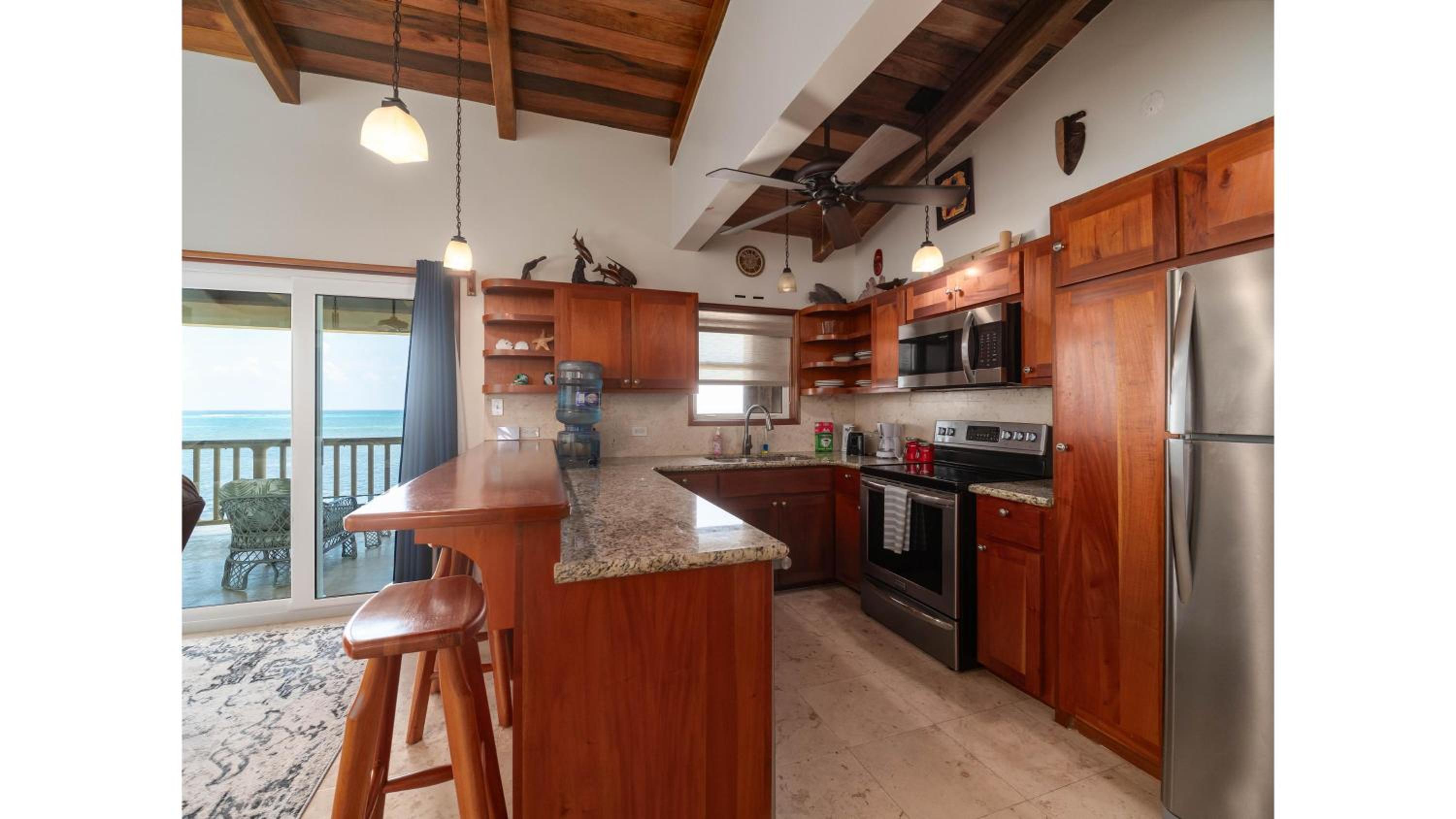 Residences at Barrier Reef 1-2C Oceanfront 2 BR by Stay Floreo