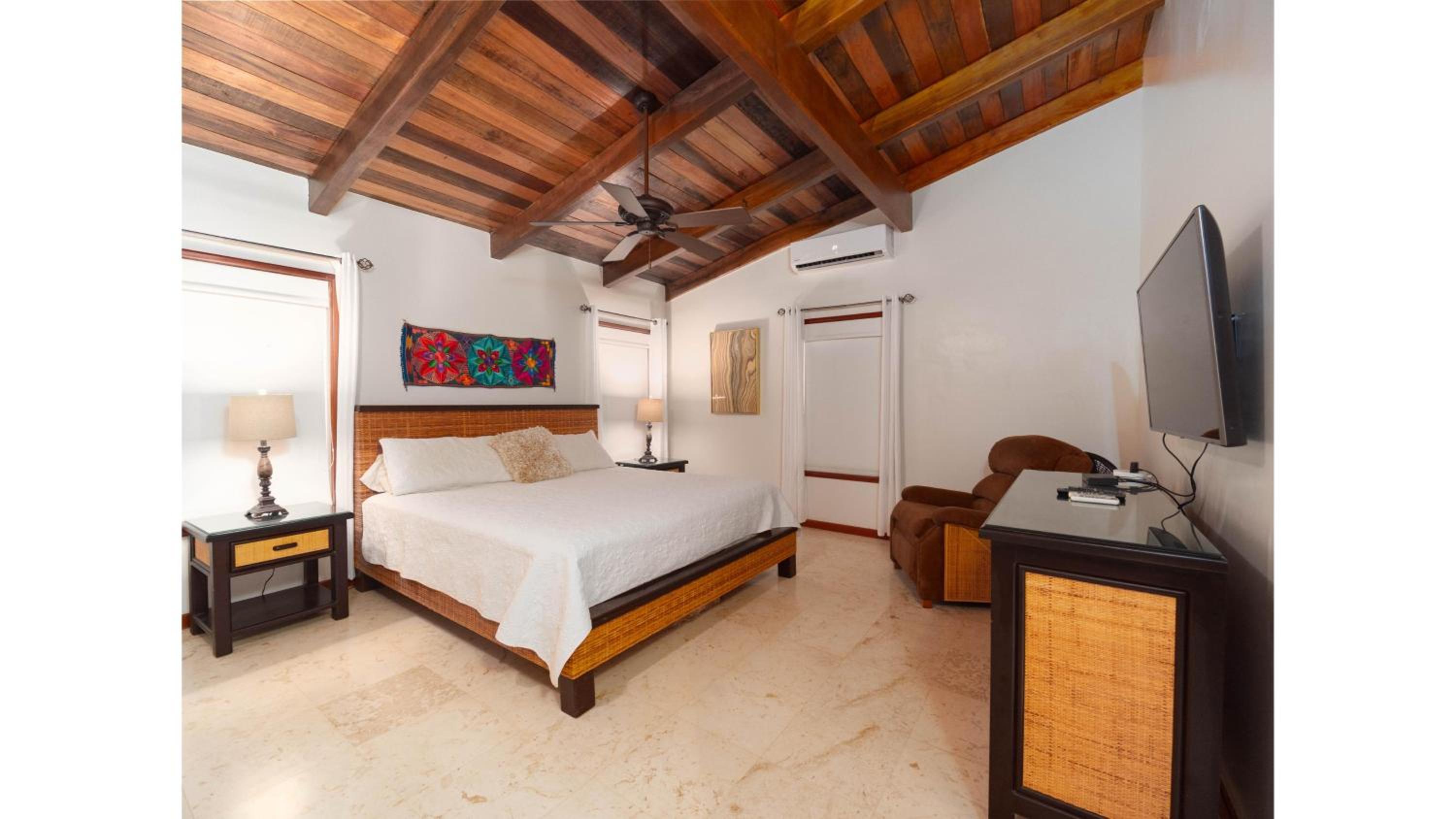Residences at Barrier Reef 1-2C Oceanfront 2 BR by Stay Floreo