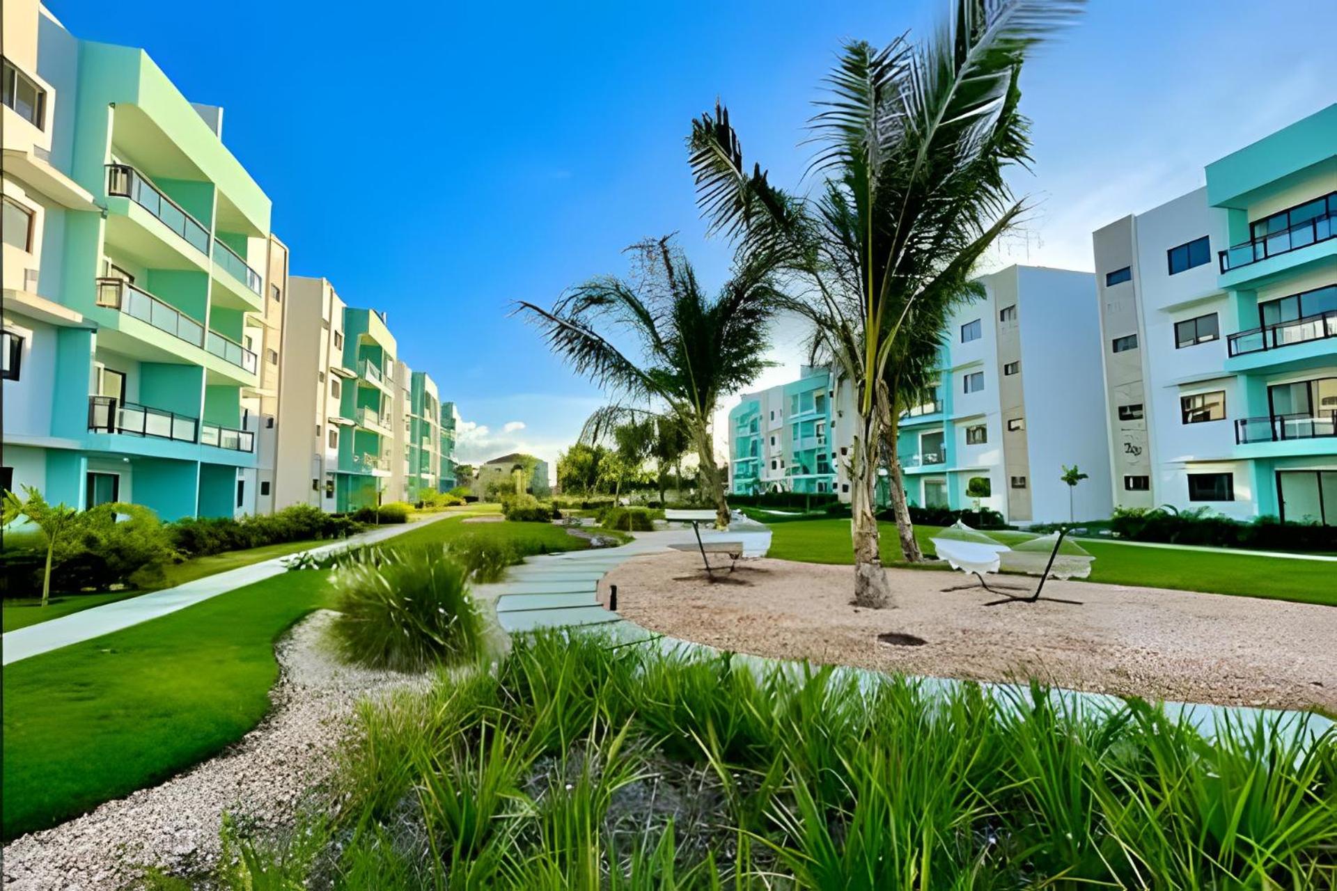 V44: Family Getaway with pool Private& BBQ view 3