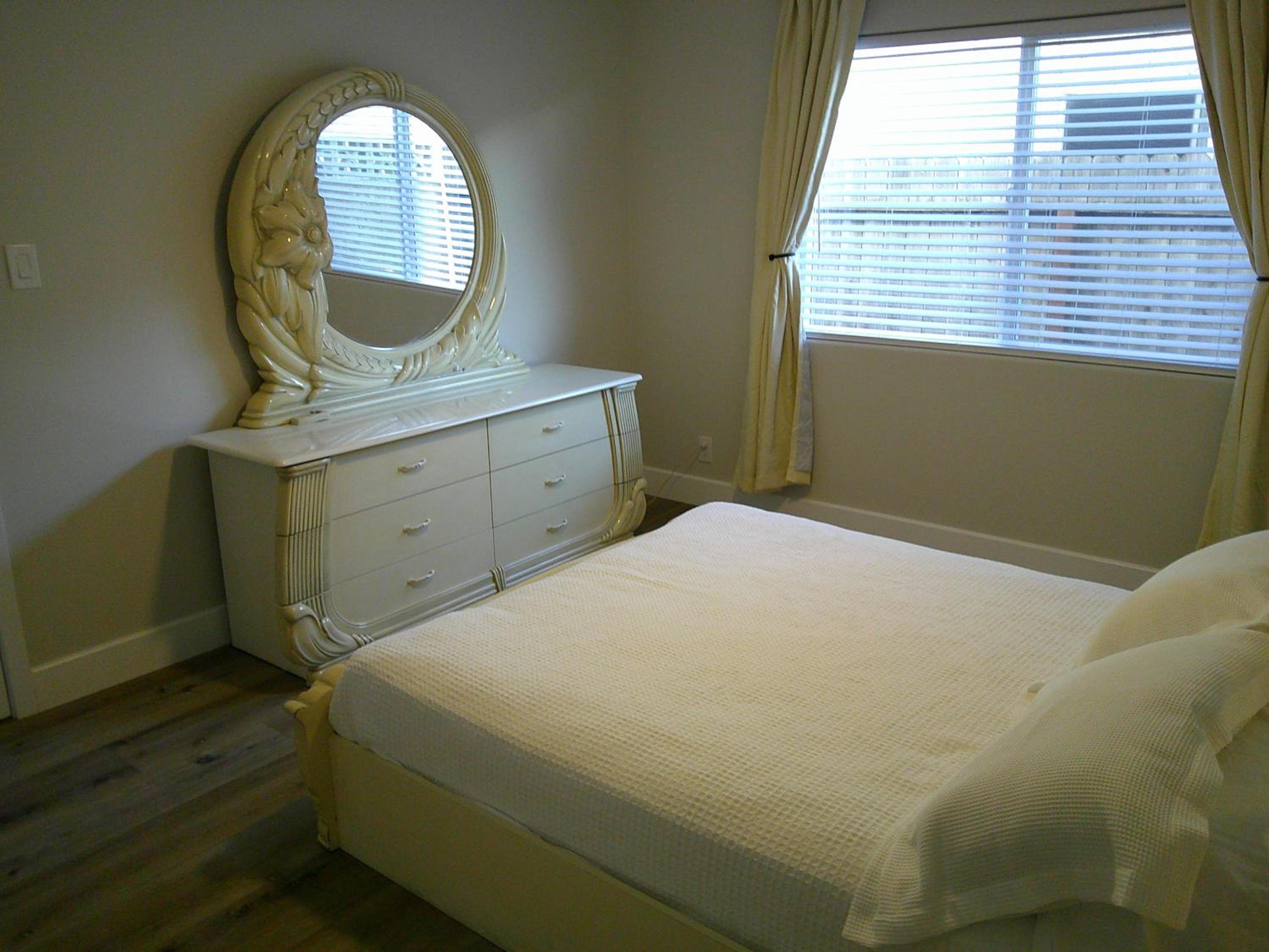 Ventura-Hueneme Beach House, Pax Romana Room view 3