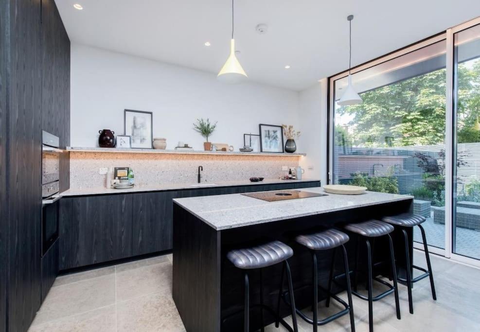 Luxurious 4 Bed