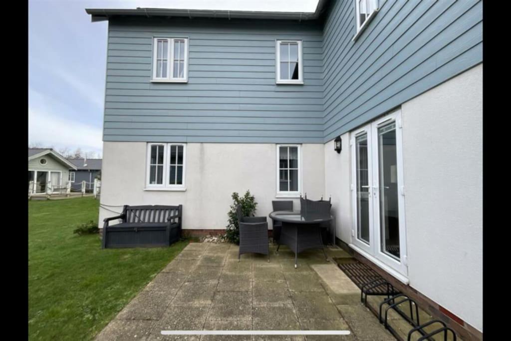 Neptune House The Bay Filey Home Sweet Holiday Homes with car ev point view 3