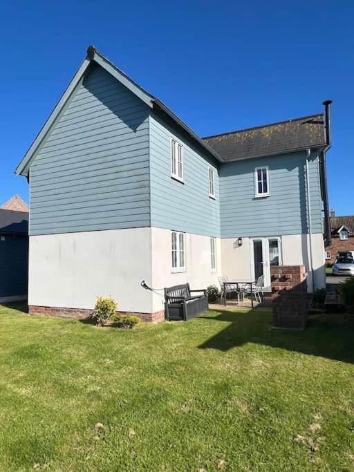 Neptune House The Bay Filey Home Sweet Holiday Homes with car ev point view 4