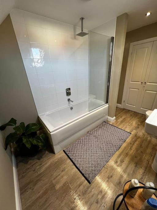 Neptune House The Bay Filey Home Sweet Holiday Homes with car ev point view 5