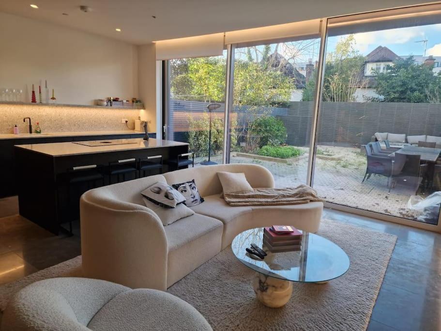 Luxurious 4 Bed