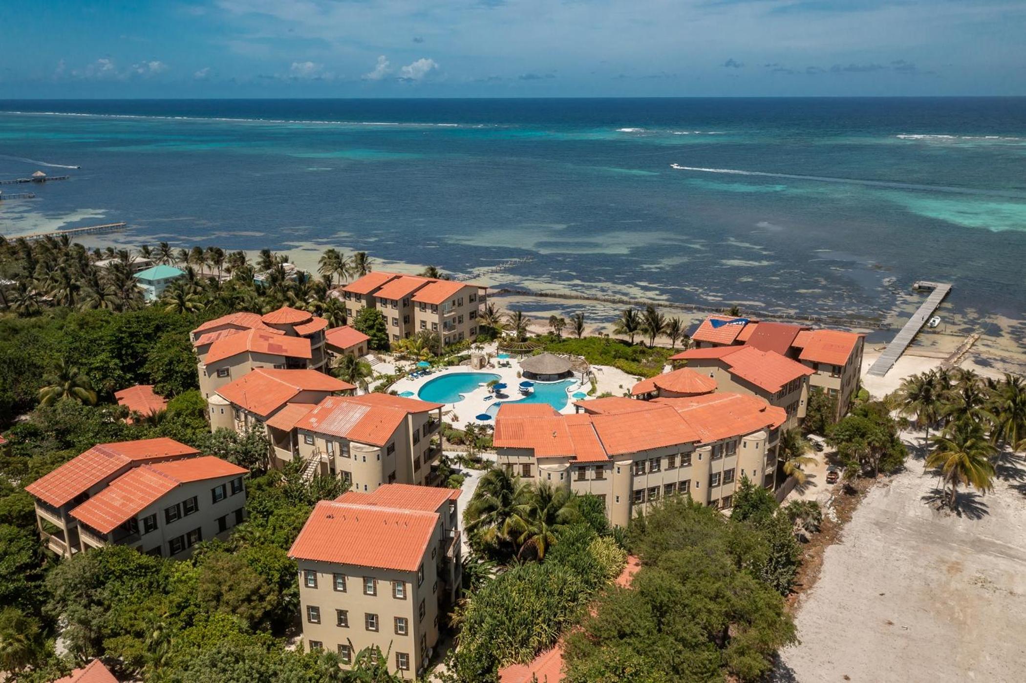 Residences at Barrier Reef 1-2C Oceanfront 2 BR by Stay Floreo