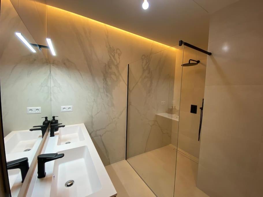 Valencia Vacations - Explore Valencia Luxury Meets Comfort - Property Image 6
