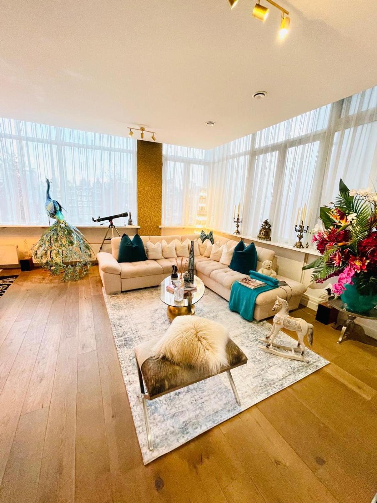 Luxury City Center apartment with Canal view 1 kingsize bed and 1 sleeping sofa photo 2