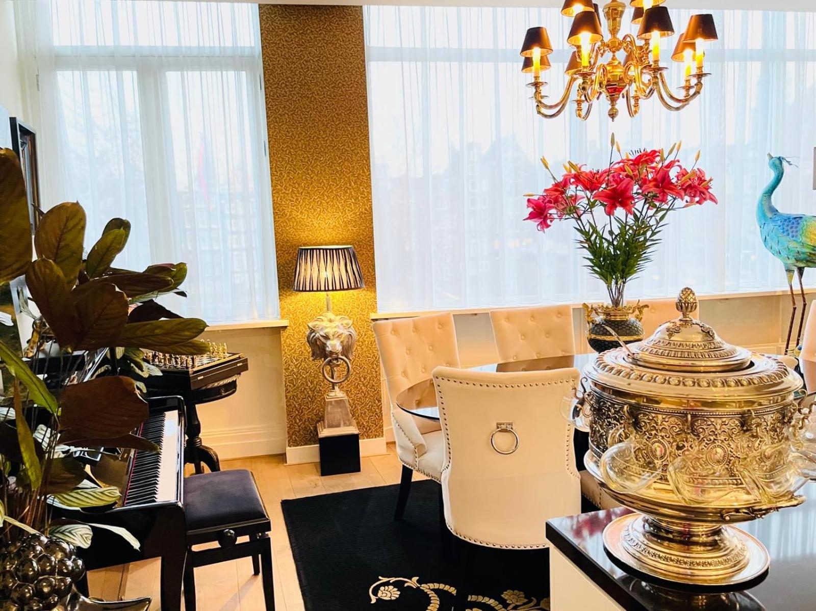 Luxury City Center apartment with Canal view 1 kingsize bed and 1 sleeping sofa photo 3