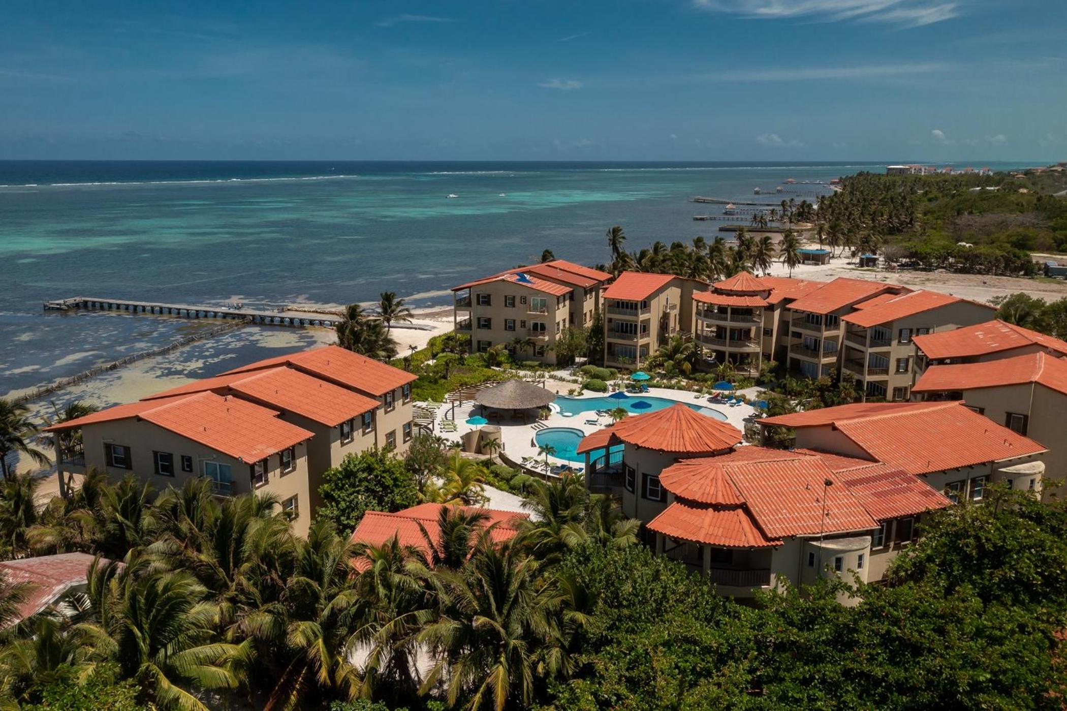 Residences at Barrier Reef 8C Oceanview 2 BR by Stay Floreo