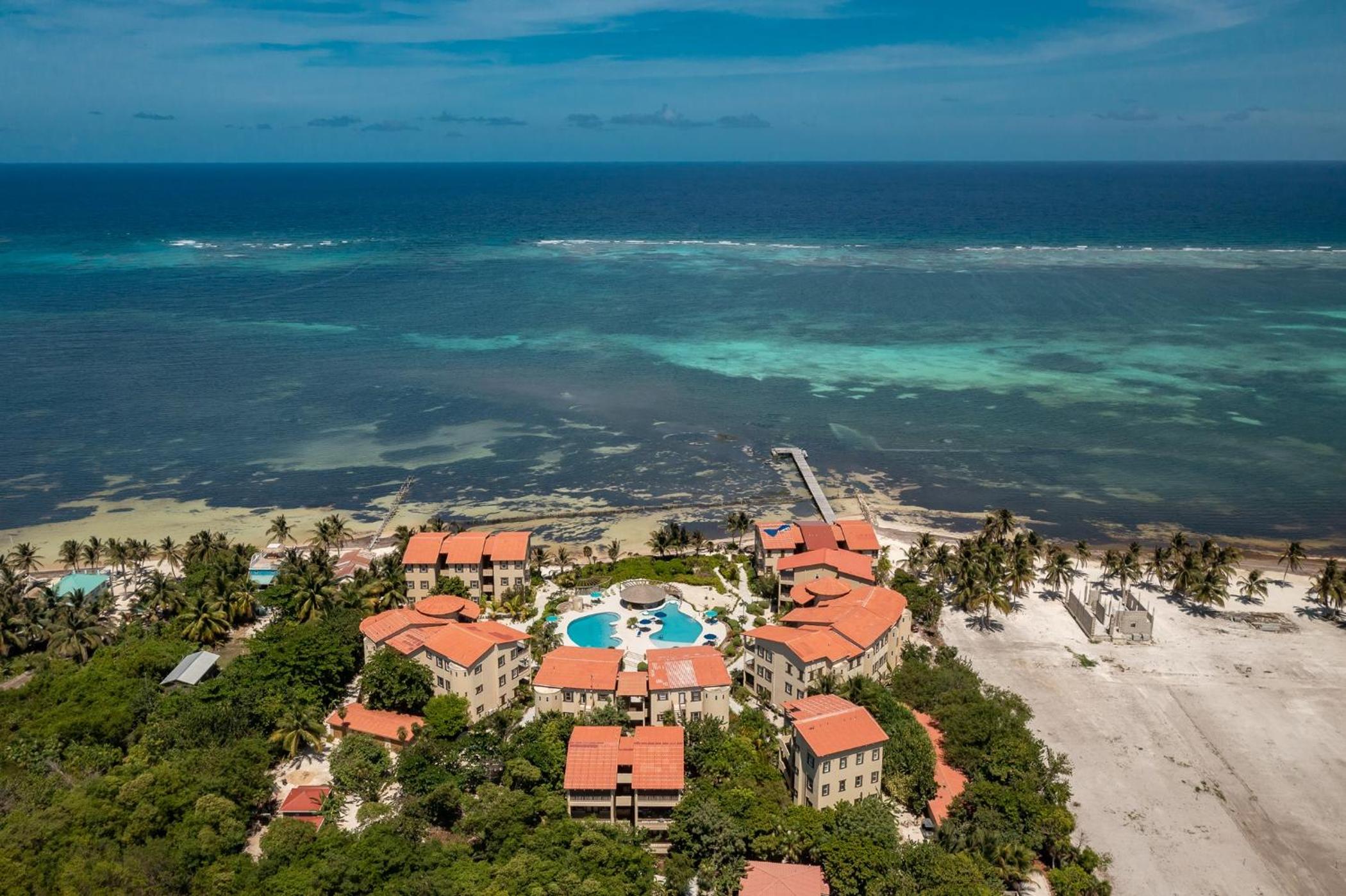 Residences at Barrier Reef 8C Oceanview 2 BR by Stay Floreo