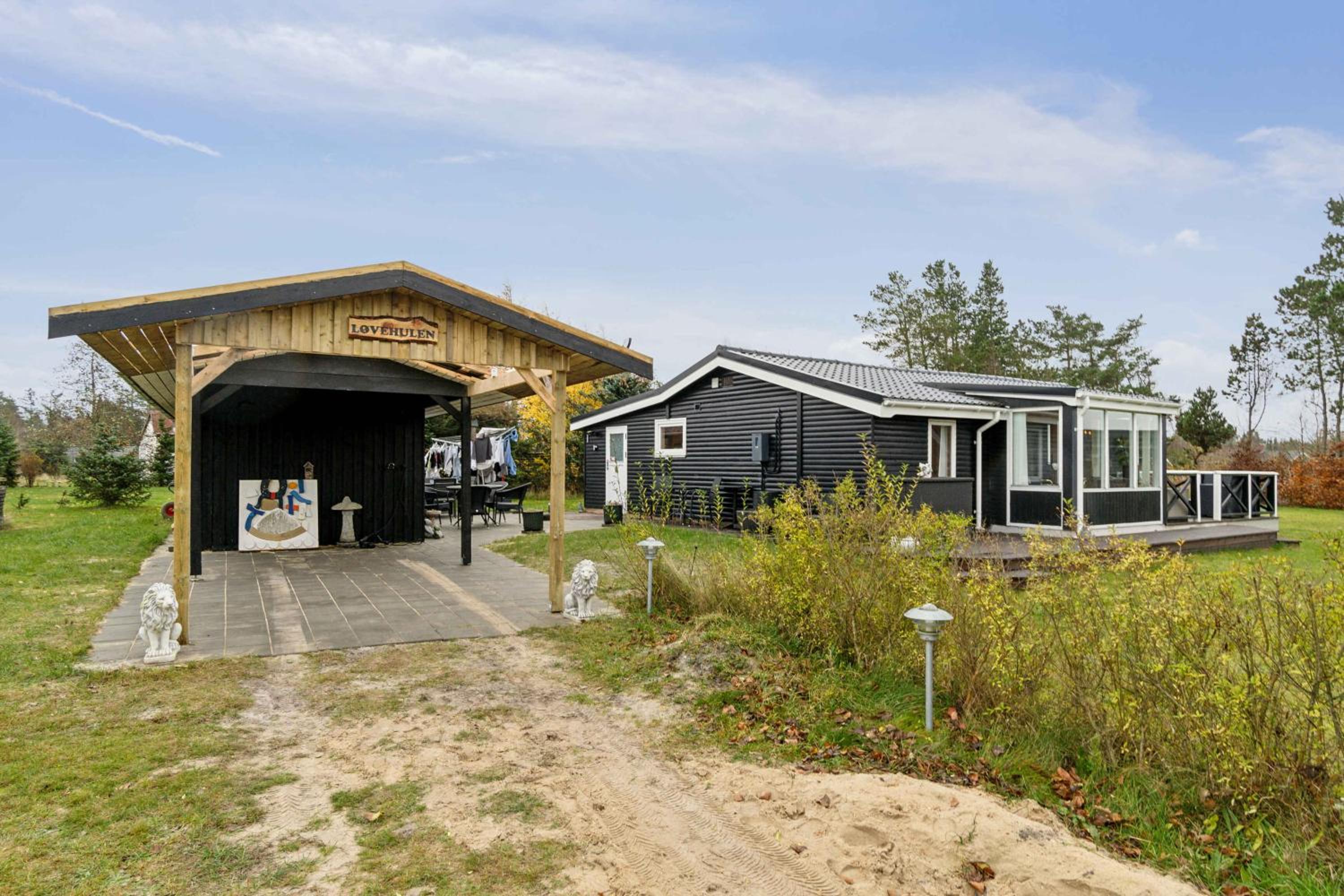 Holiday Idyll Near Beach And City Life