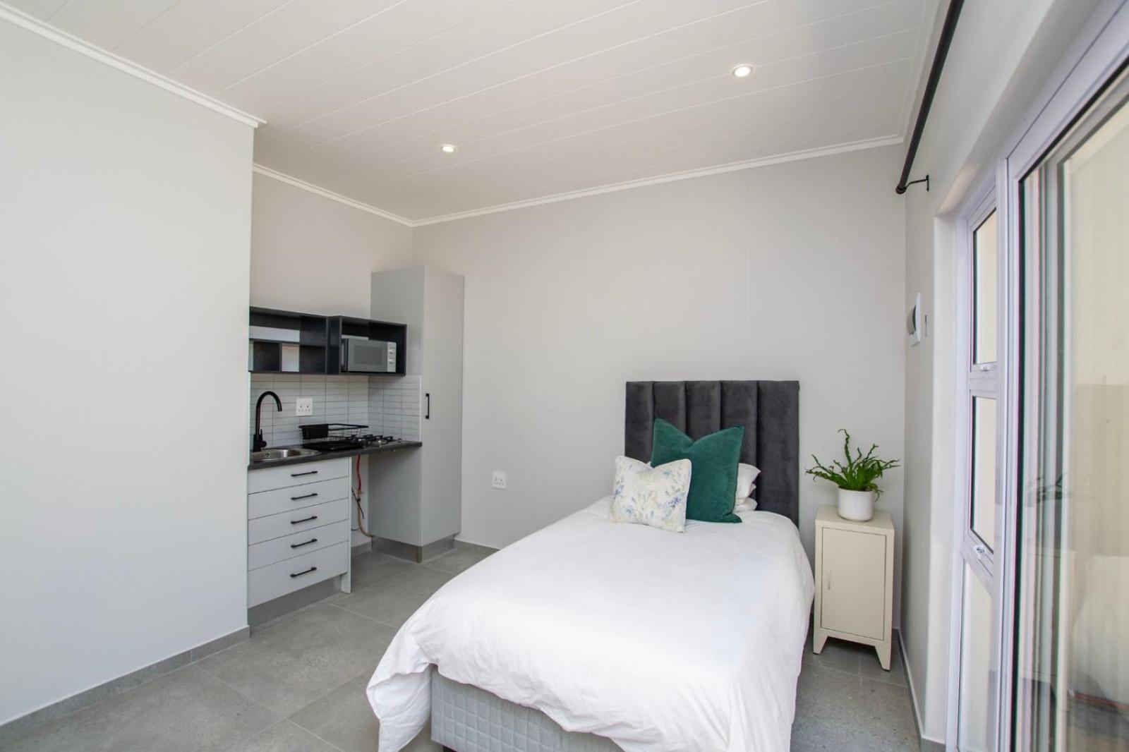 Simonsberg Bachelor Studio view 4